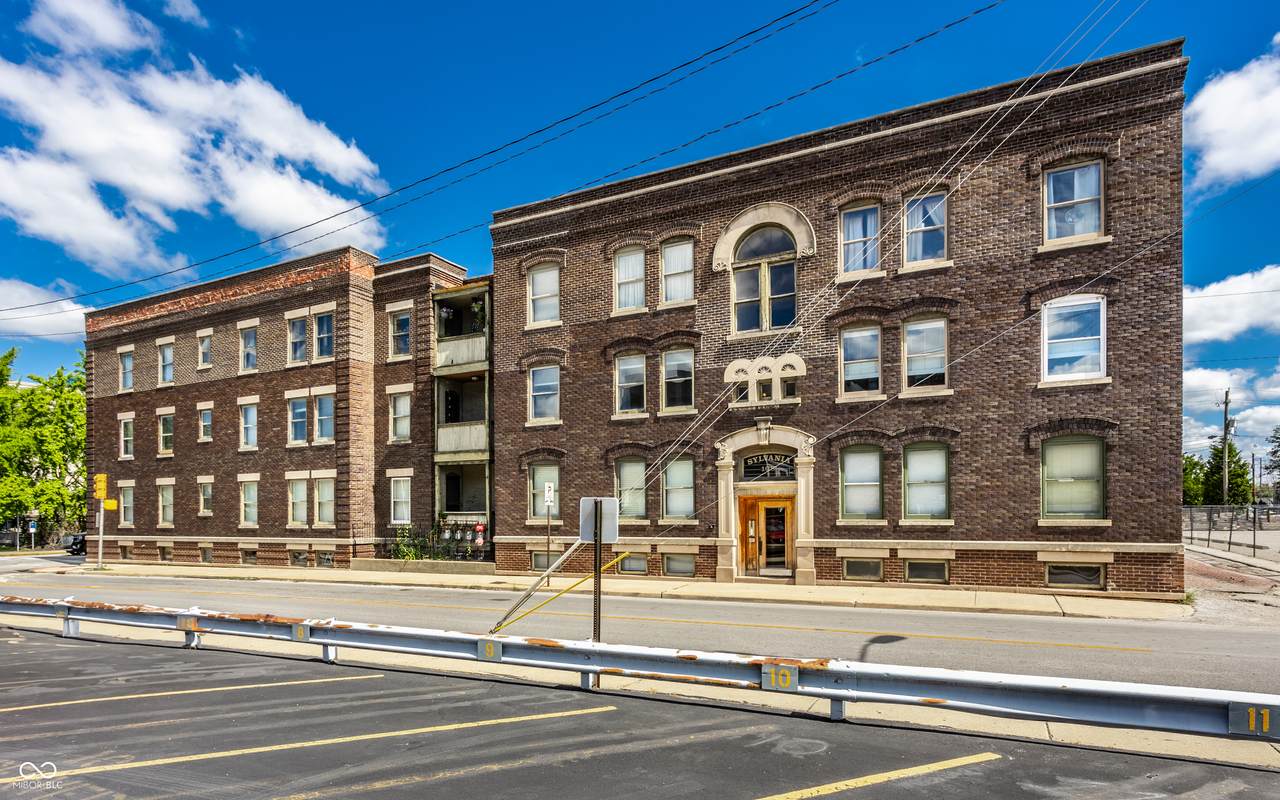 108 Saint Clair Street - Photo 1