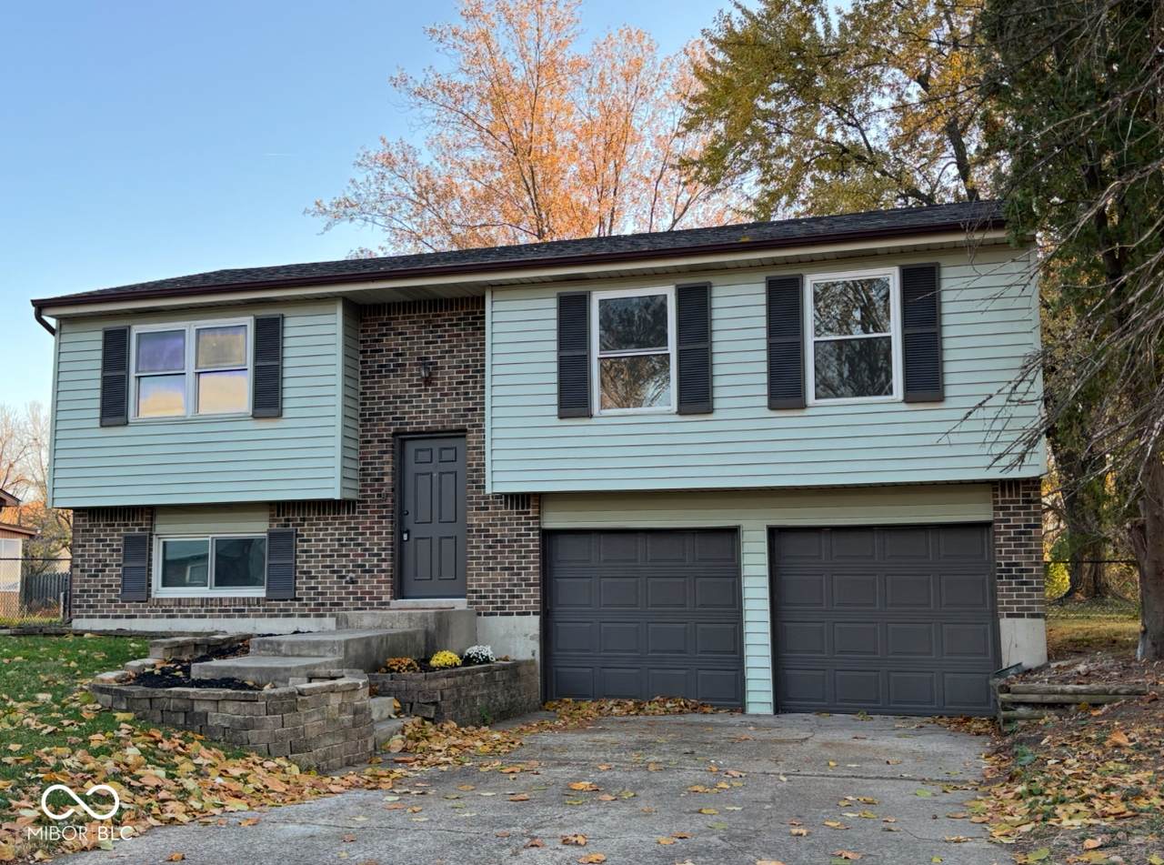 4013 Mistletoe Drive - Photo 1