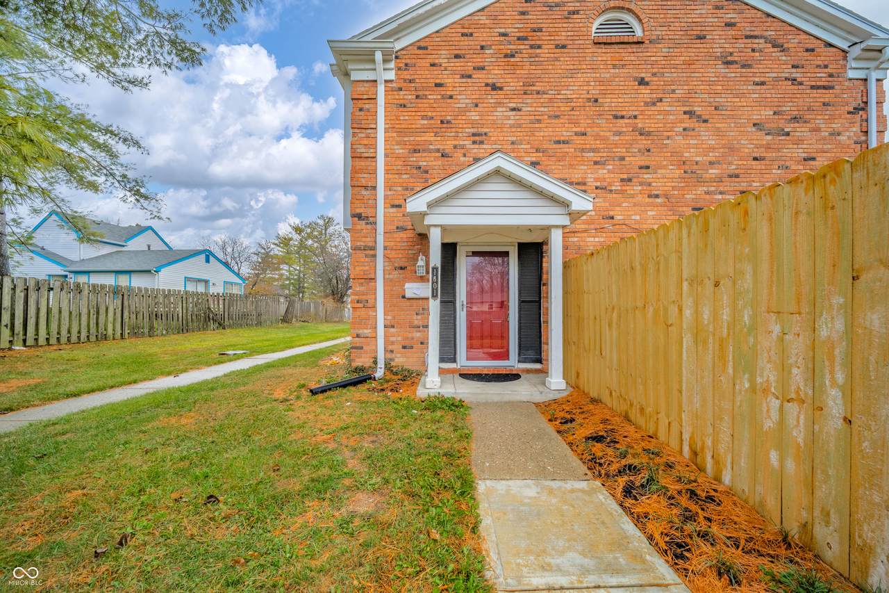 1601 Marborough Lane - Photo 1