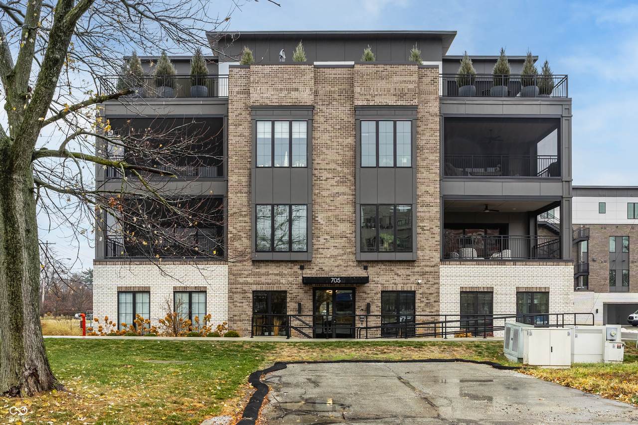 705 Livingstone Drive - Photo 1