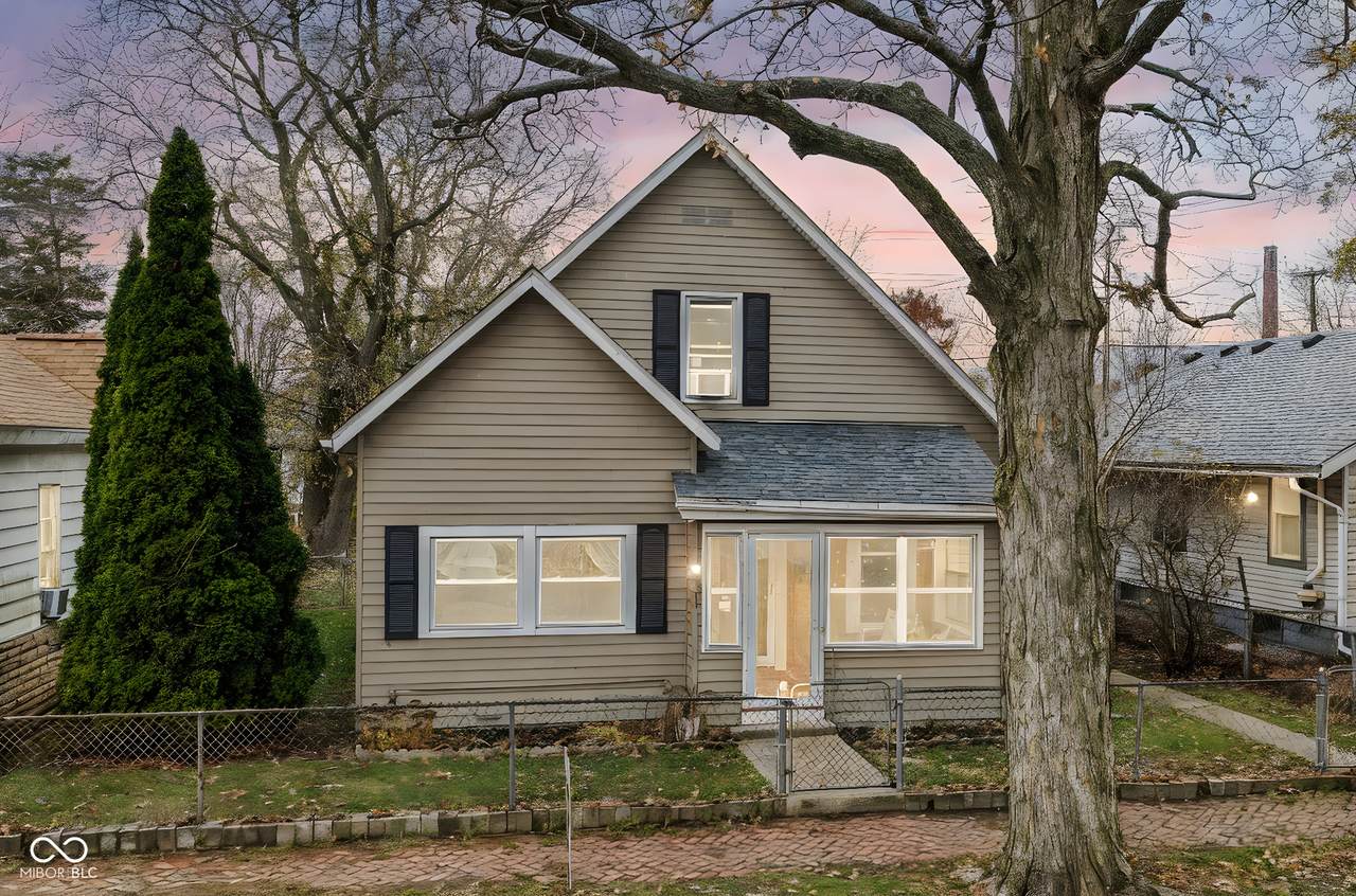 631 11th Street - Photo 1