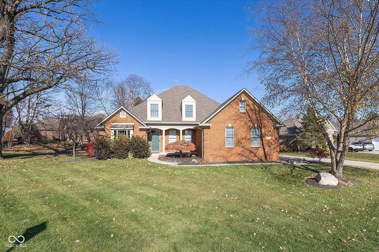 383 Walnut Woods Drive - Photo 1