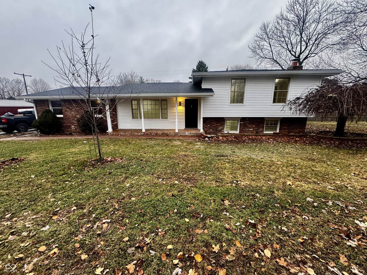 304 Blackford Street - Photo 1