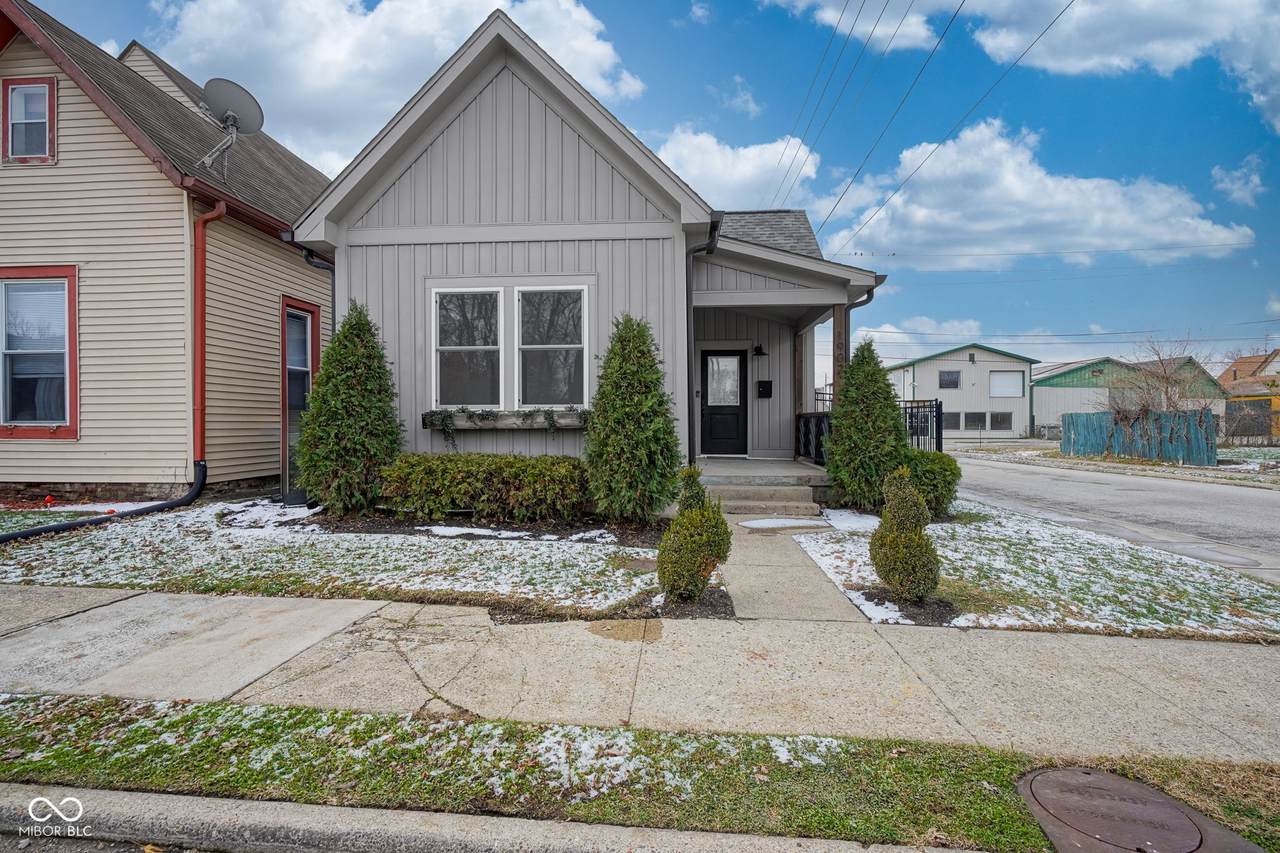 1902 Charles Street - Photo 1