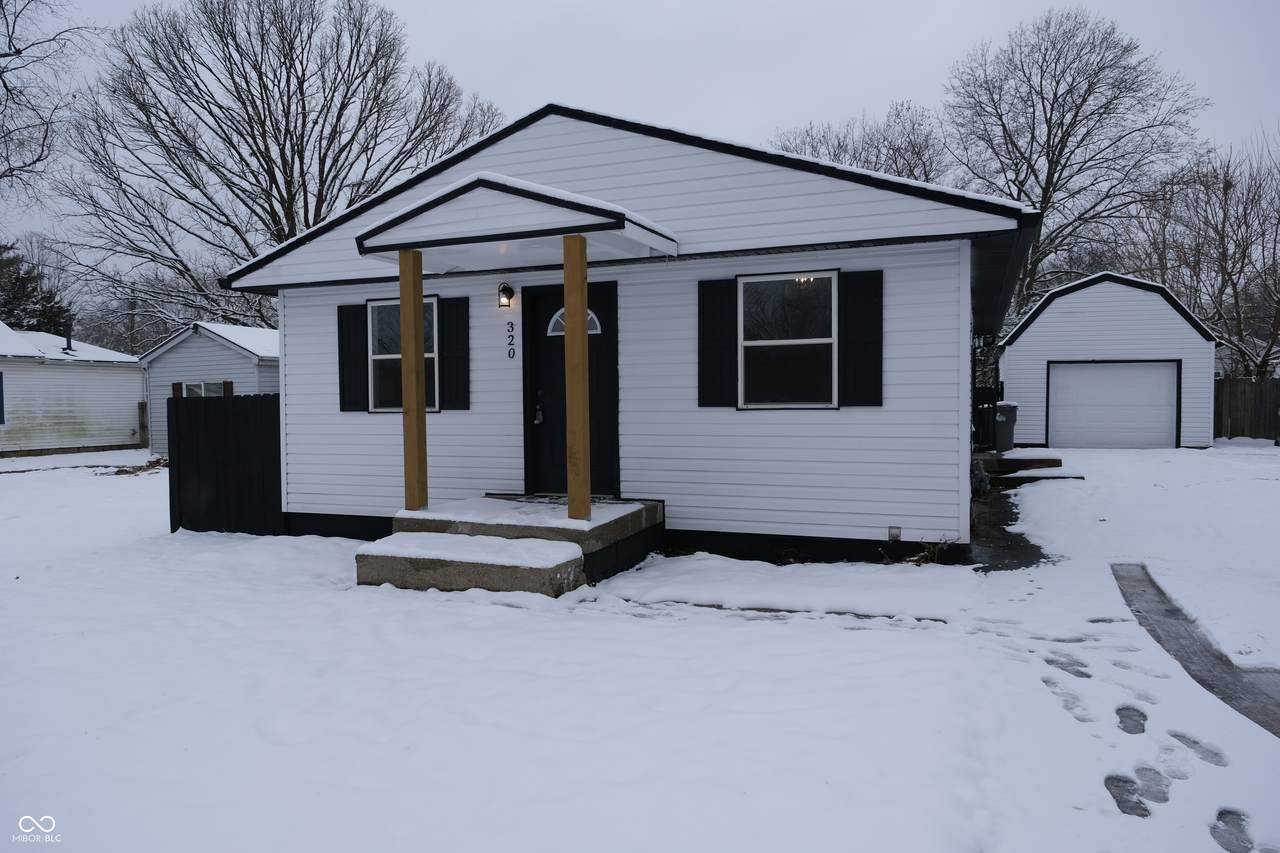 320 Roena Street - Photo 1