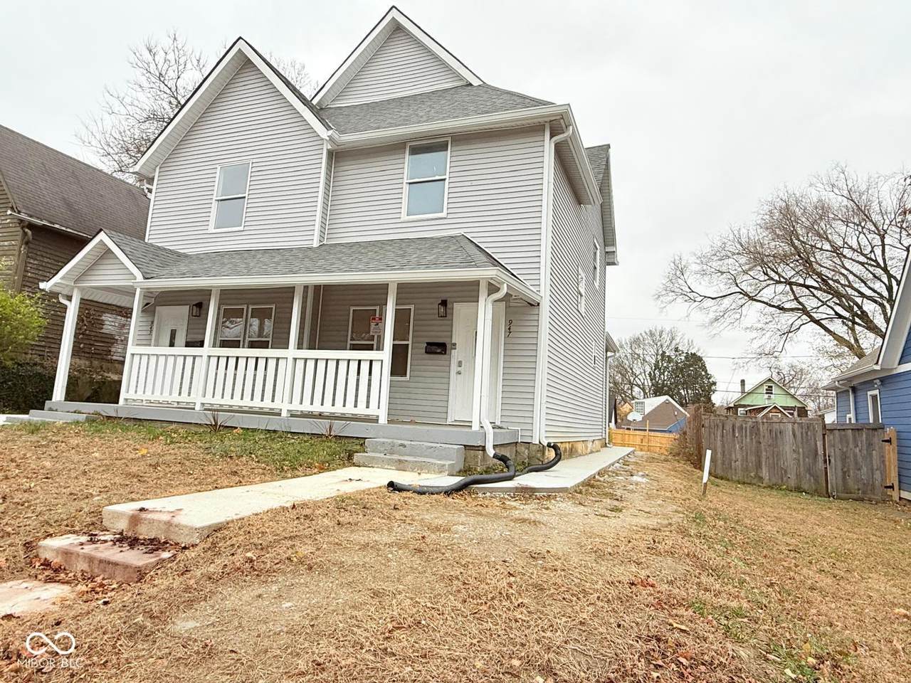 945 28th Street - Photo 1