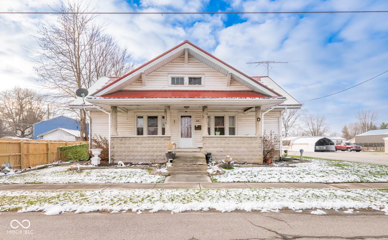 305 Moore Street - Photo 1