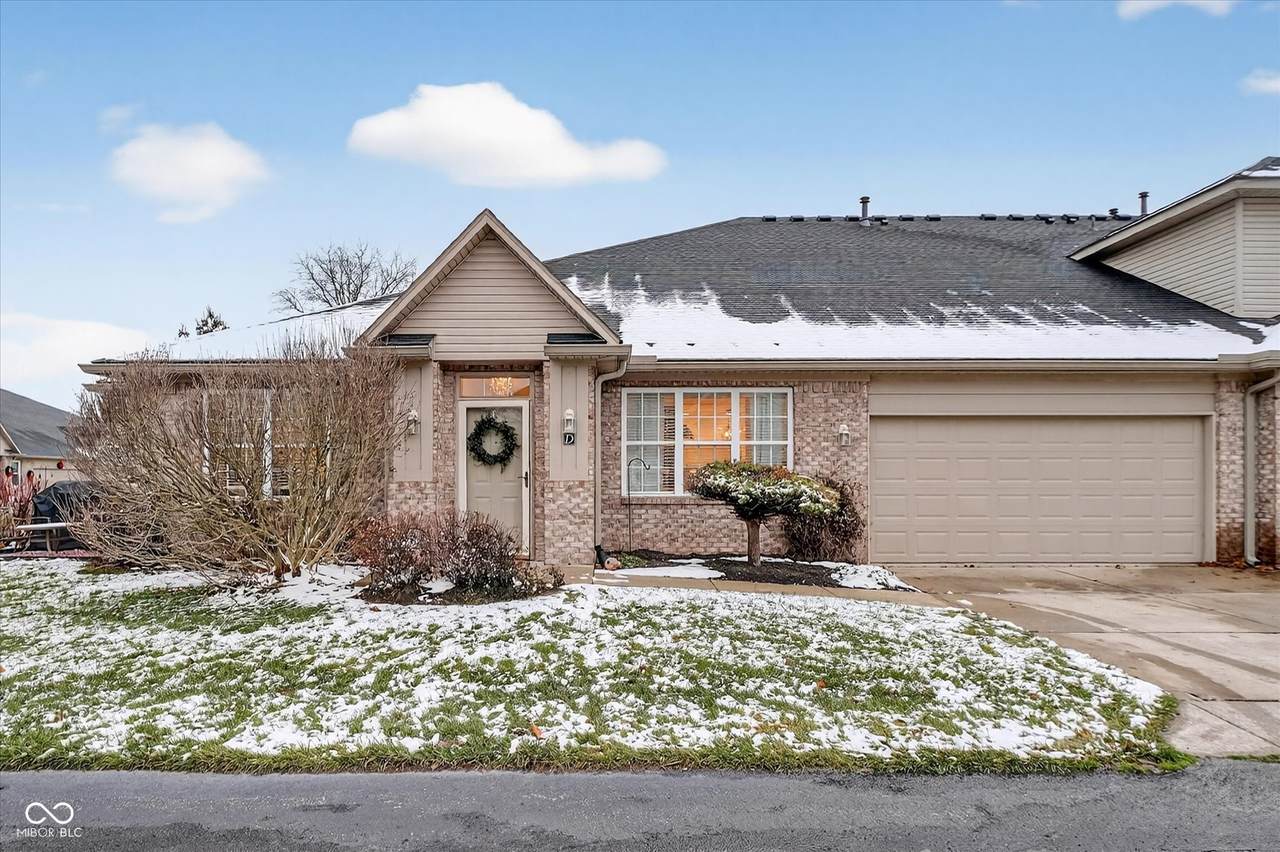 6872 Park Square Drive - Photo 1