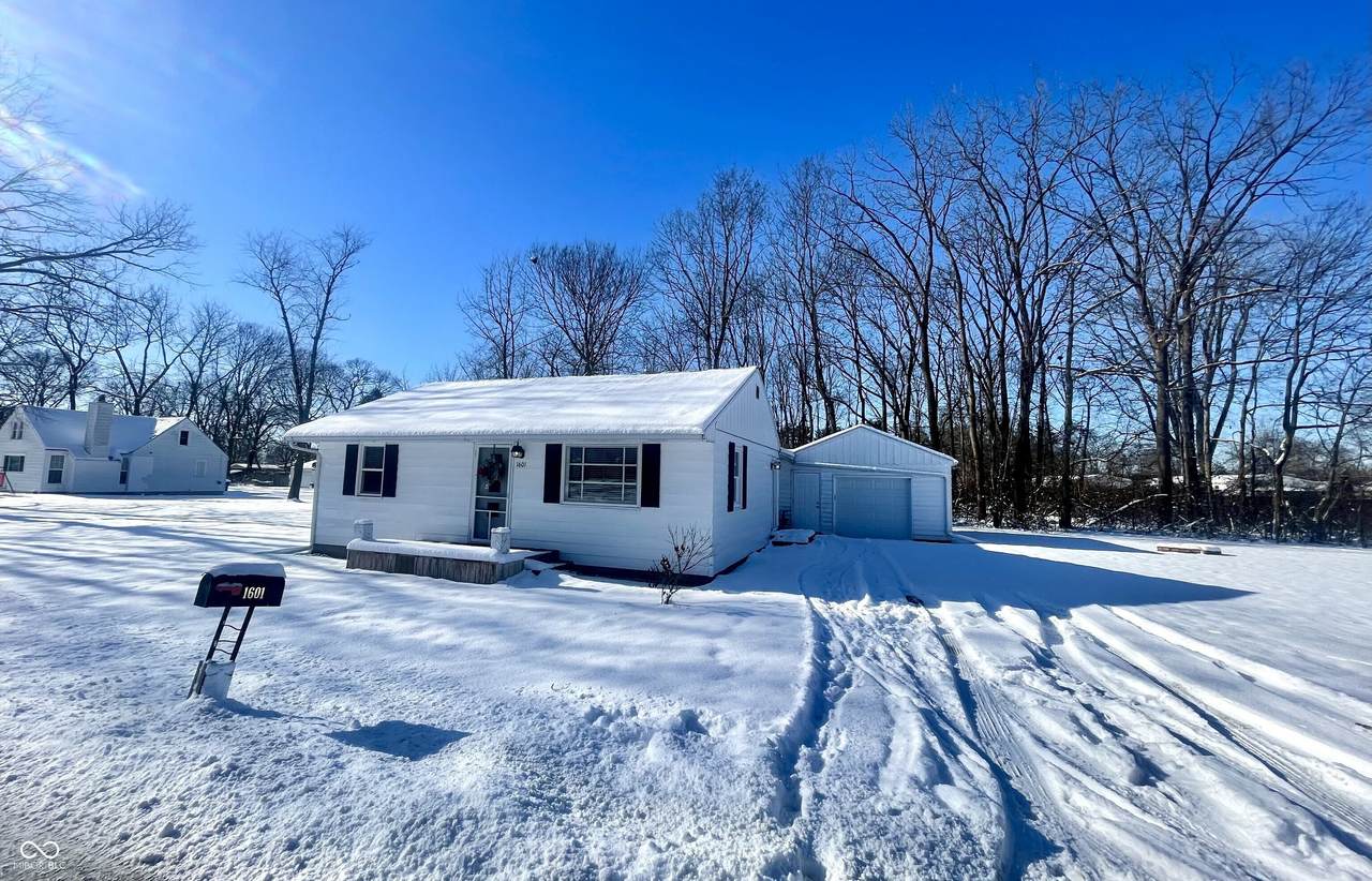 1601 Clark Street - Photo 1