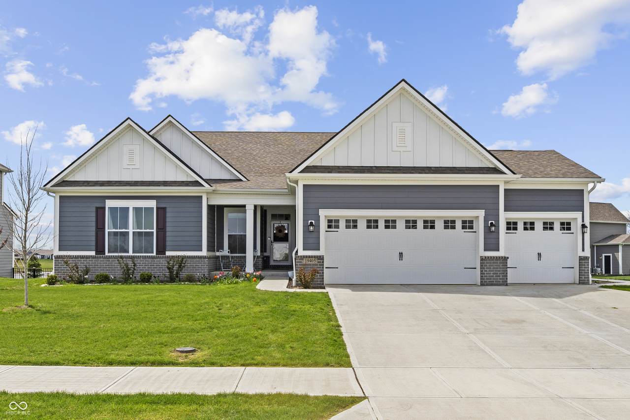 19405 Titus Drive - Photo 1