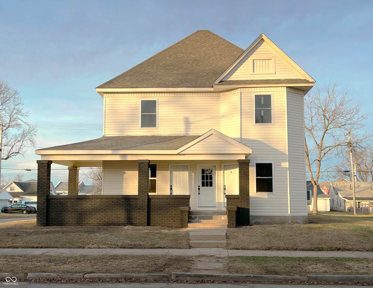 1702 E Street - Photo 1