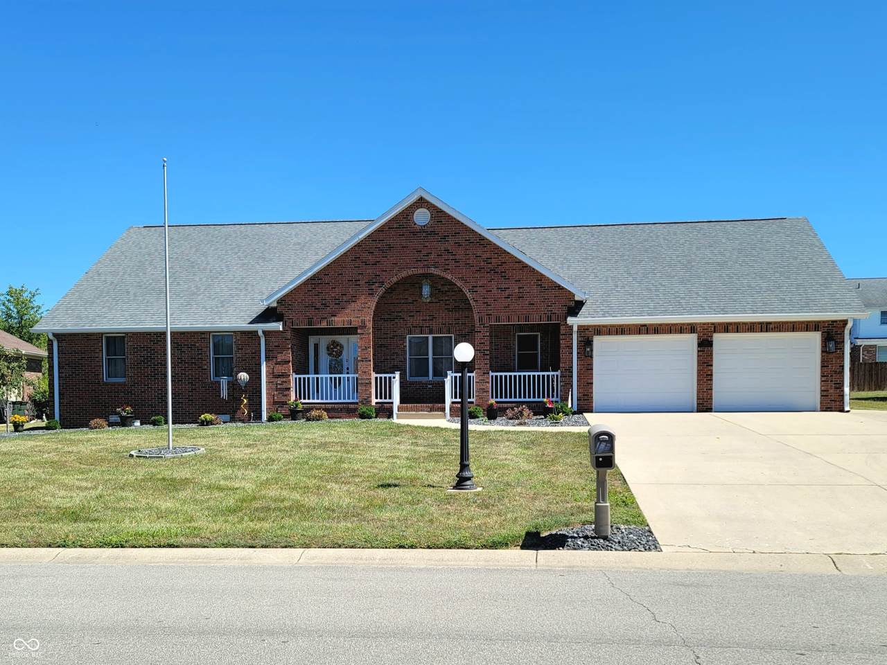 726 Jordan Drive - Photo 1