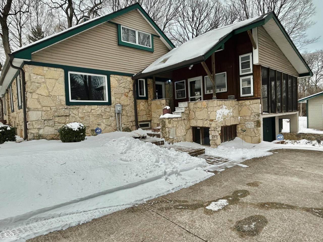 5442 56th Street - Photo 1