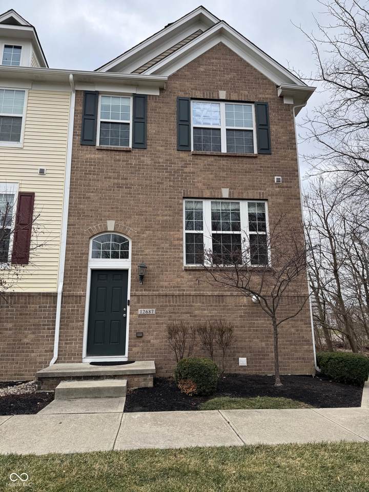 12687 White Chapel Circle - Photo 1