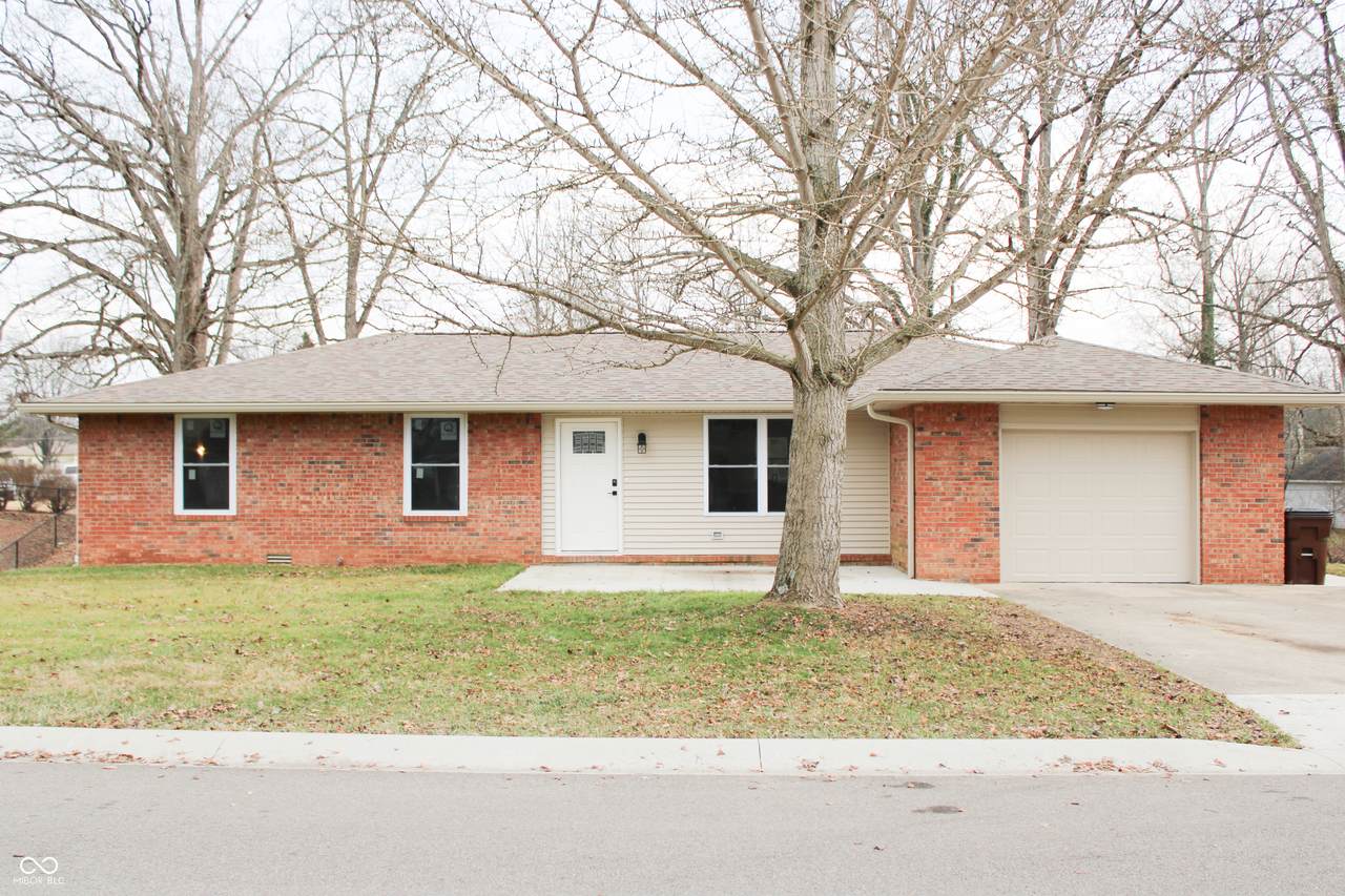 404 Pleasant Drive - Photo 1