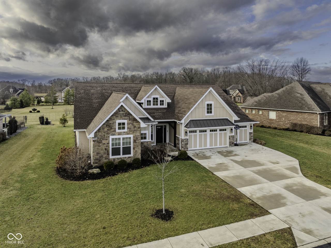 5513 Sawgrass Way - Photo 1