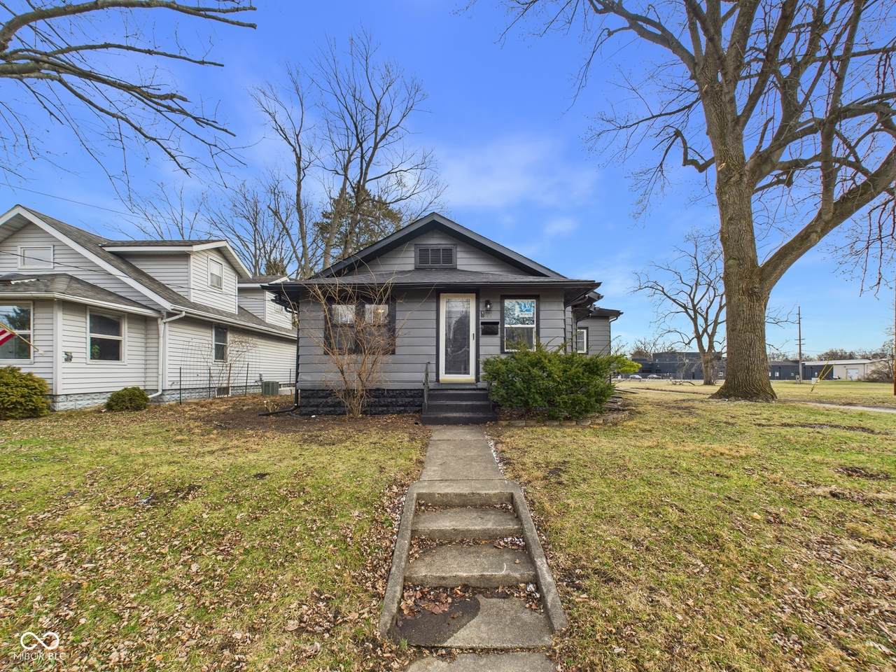 422 Hutchinson Avenue - Photo 1