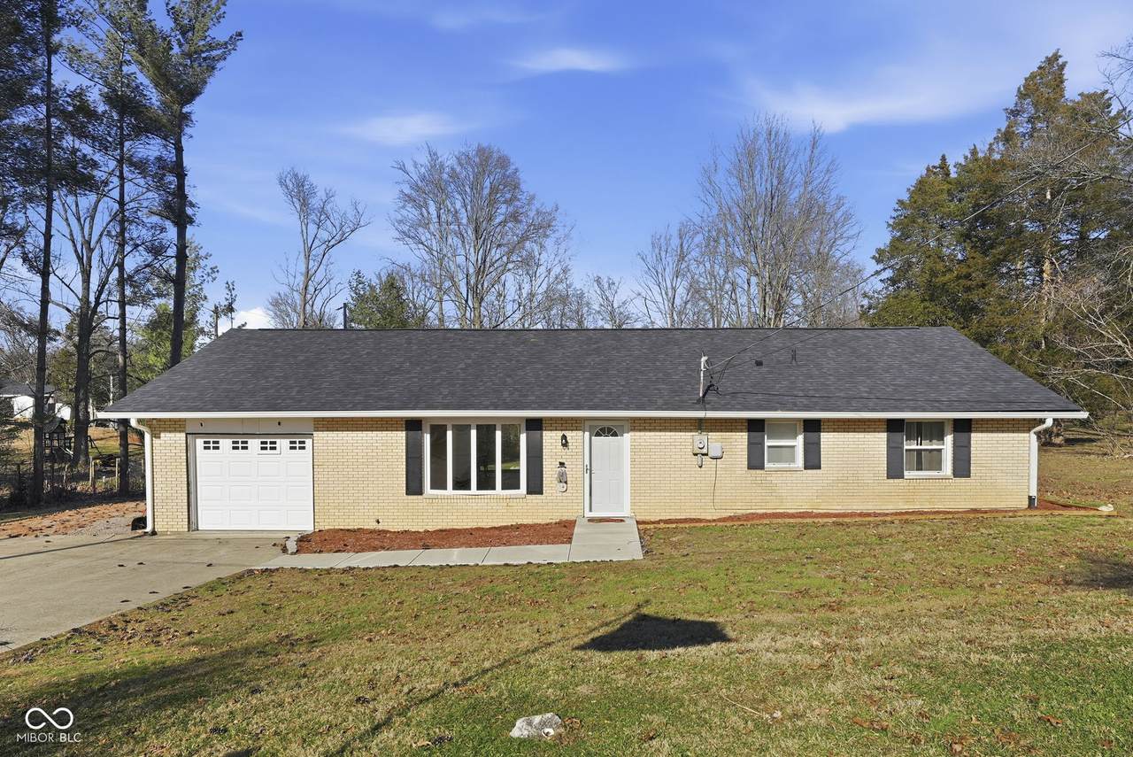 1880 Deb Drive - Photo 1