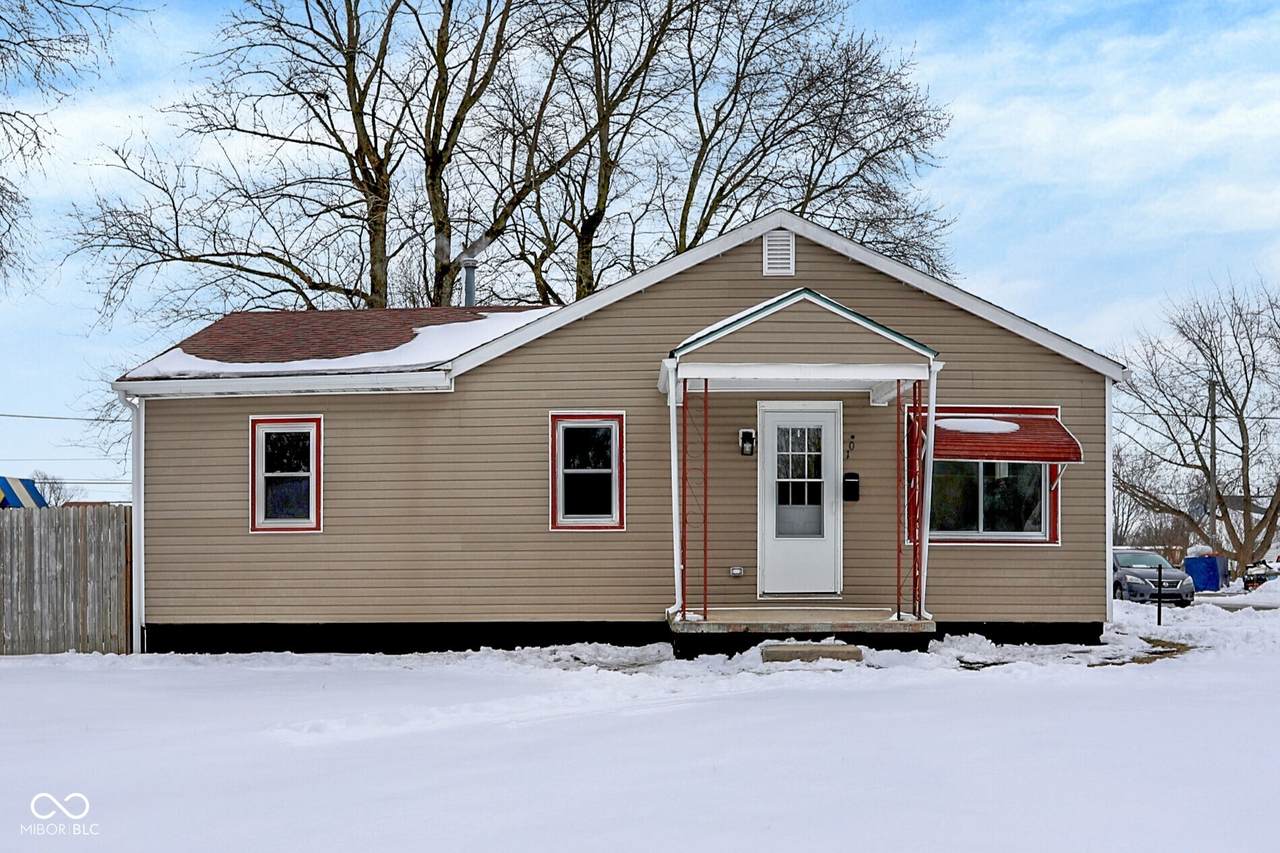 901 9th Street - Photo 1