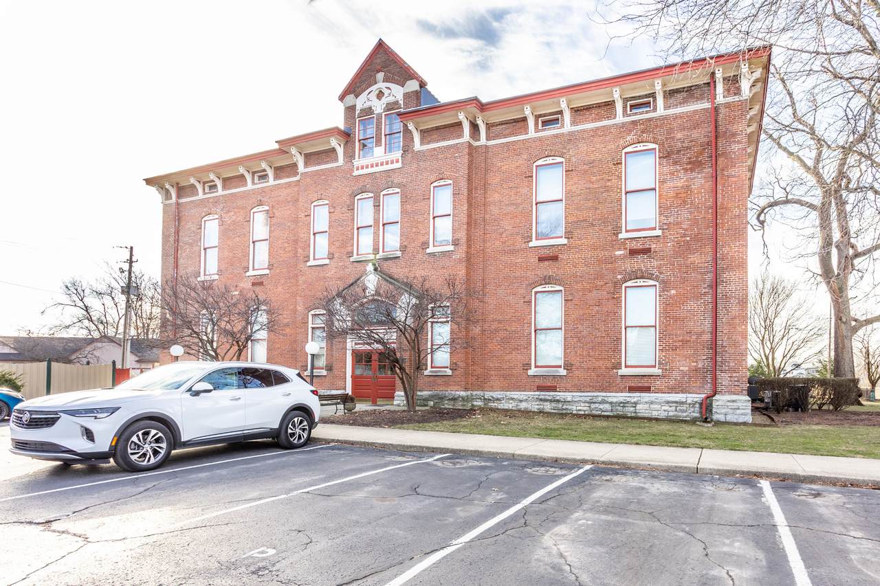 714 Buchanan Street - Photo 1