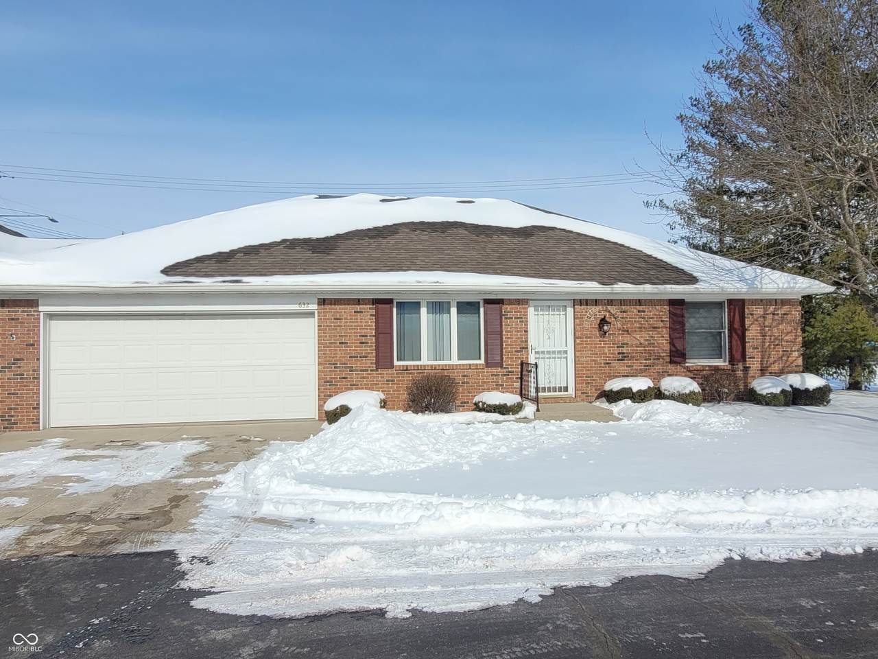 632 Englewood Drive - Photo 1