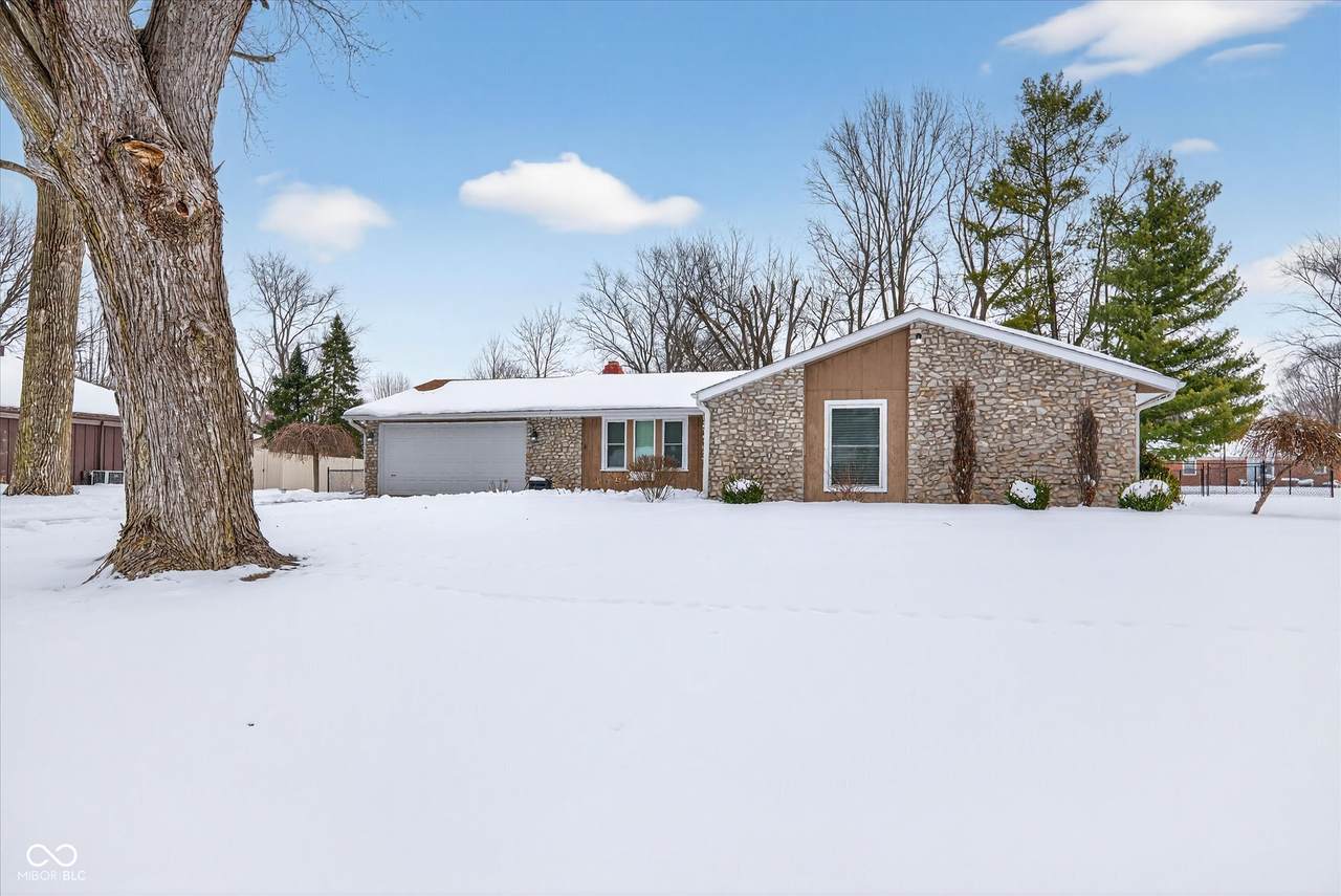 508 Parkwood Drive - Photo 1