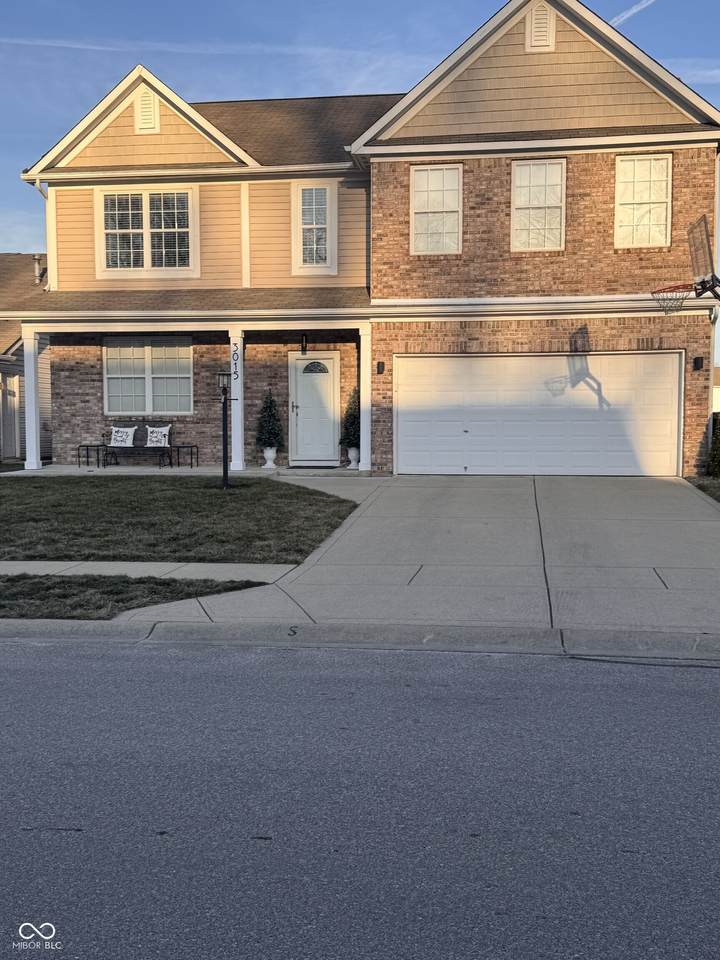 3015 Parkview Drive - Photo 1