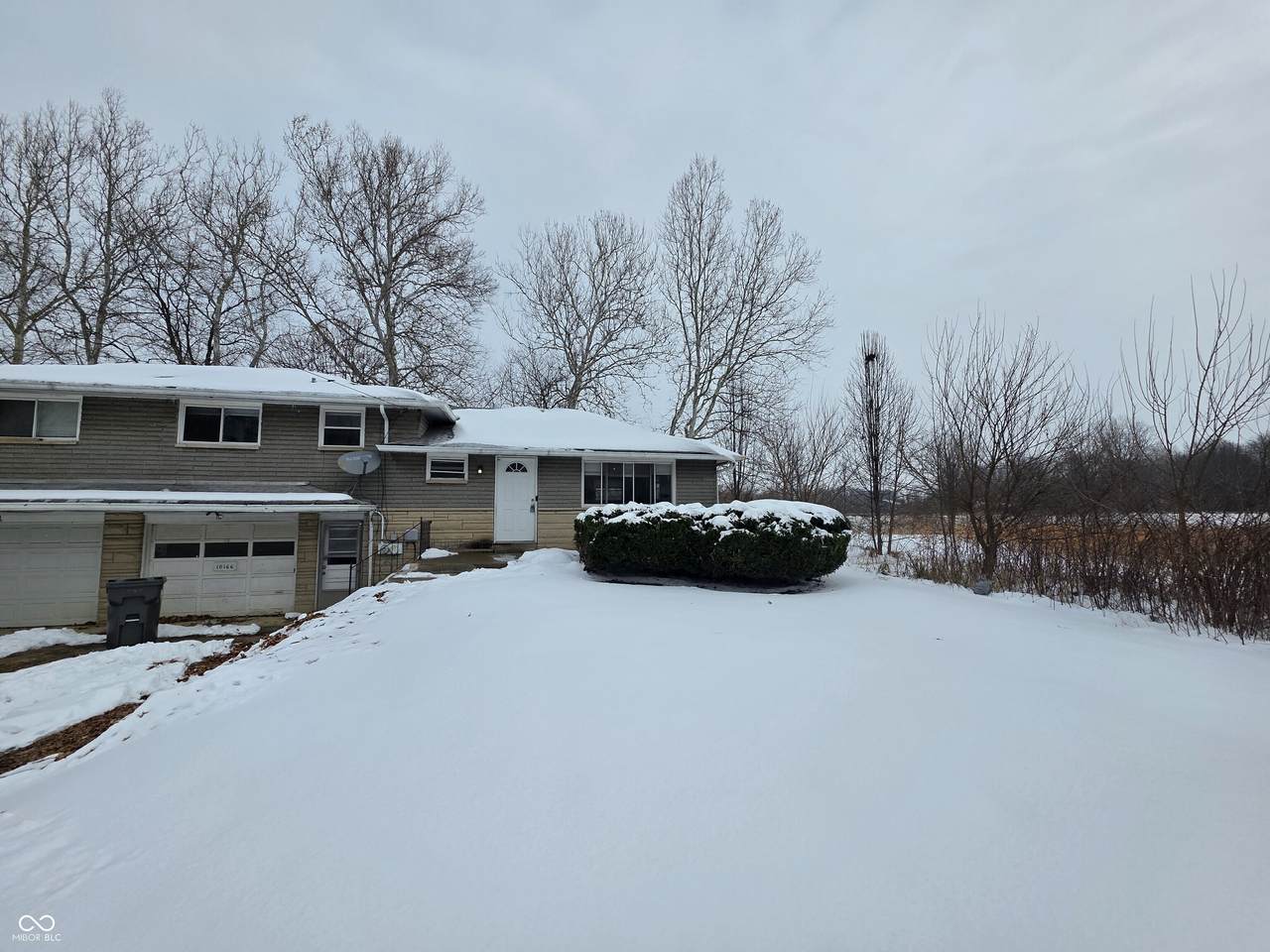 10166 Southeastern Avenue - Photo 1