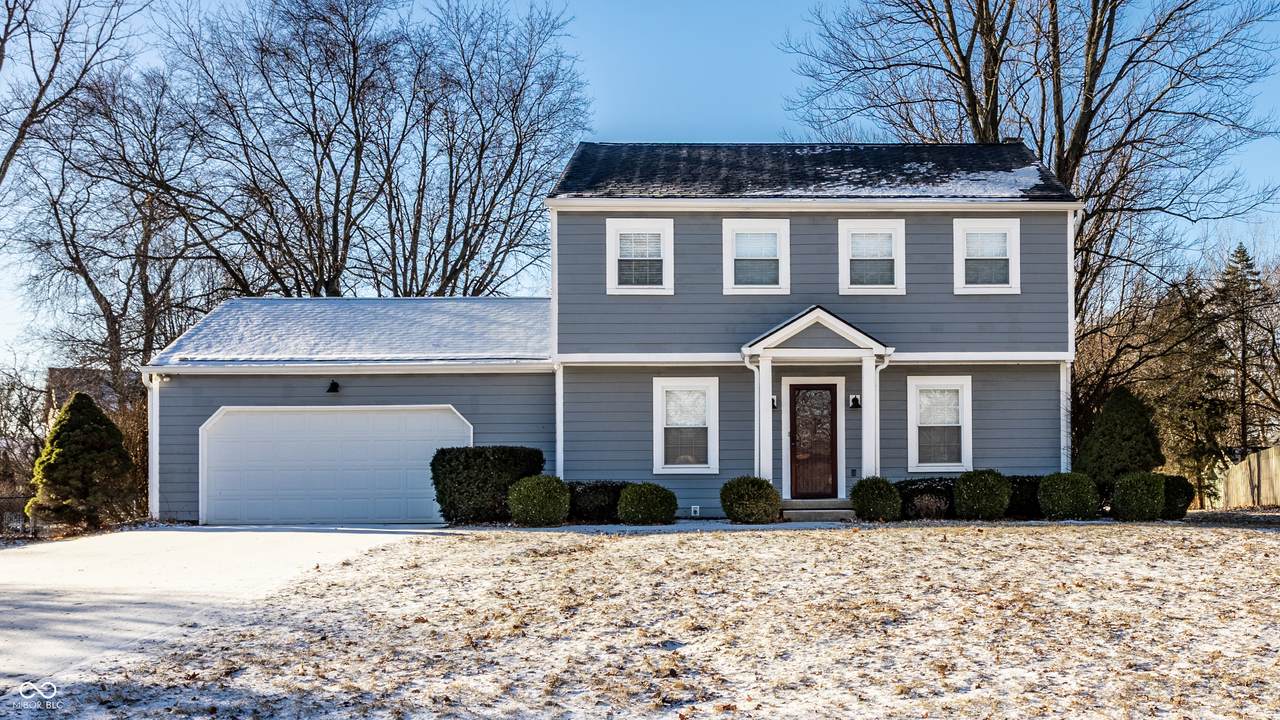823 Elmwood Circle - Photo 1