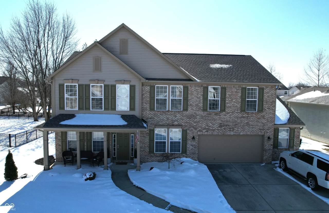 6883 Roundrock Court - Photo 1