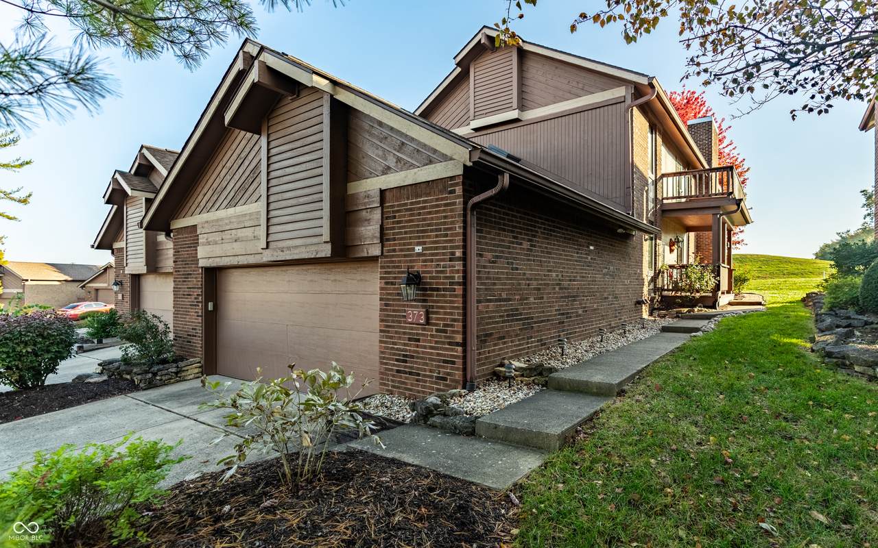 373 Exeter Court - Photo 1