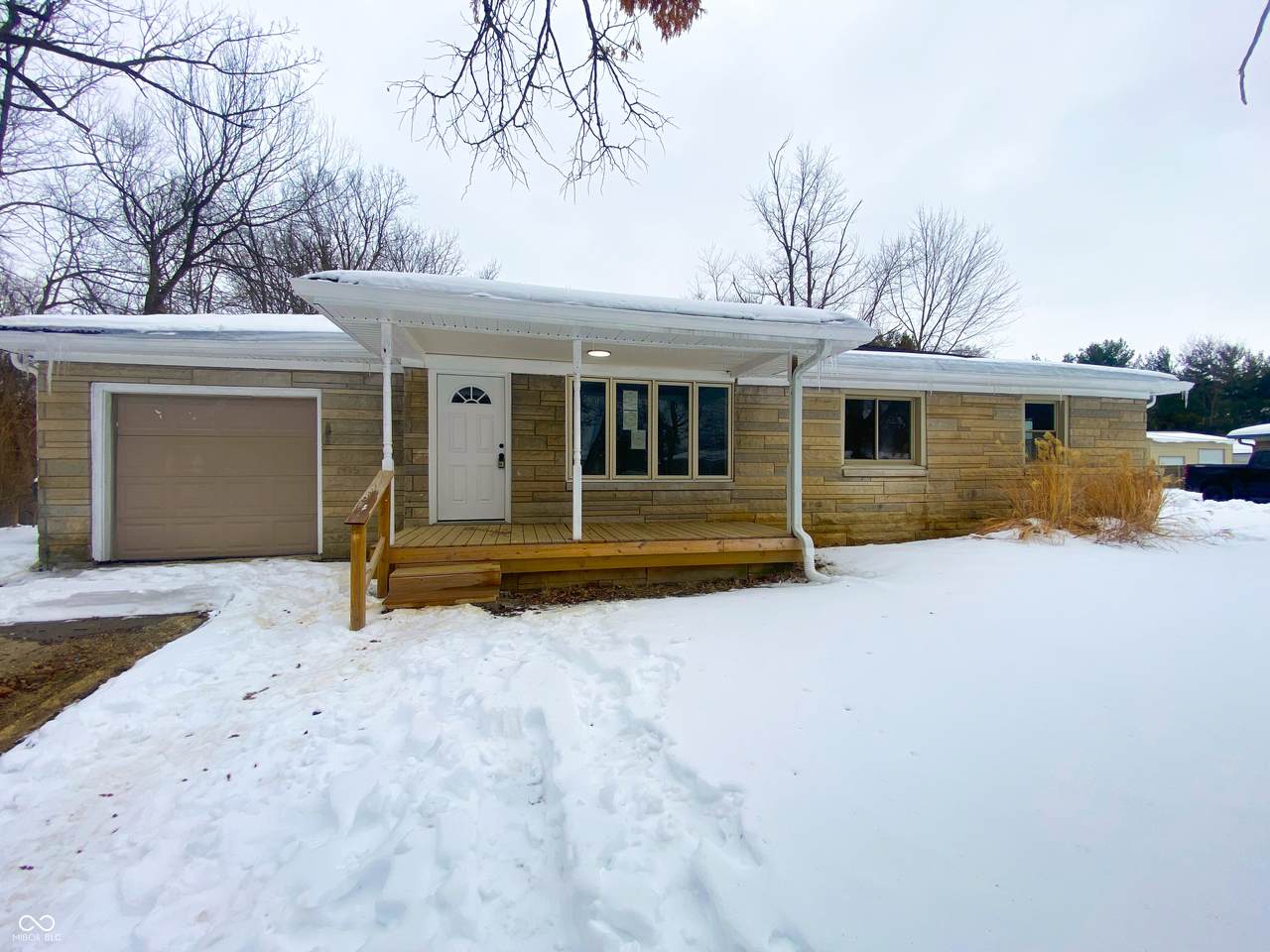 1975 Bolton Avenue - Photo 1