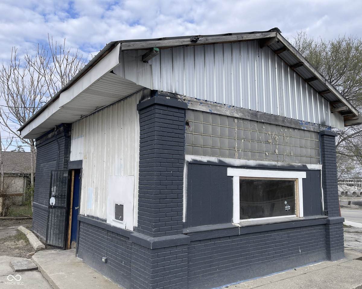 911 Oliver Avenue - Photo 1