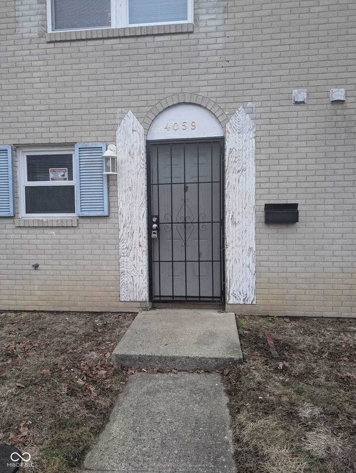 4059 Gateway Court - Photo 1