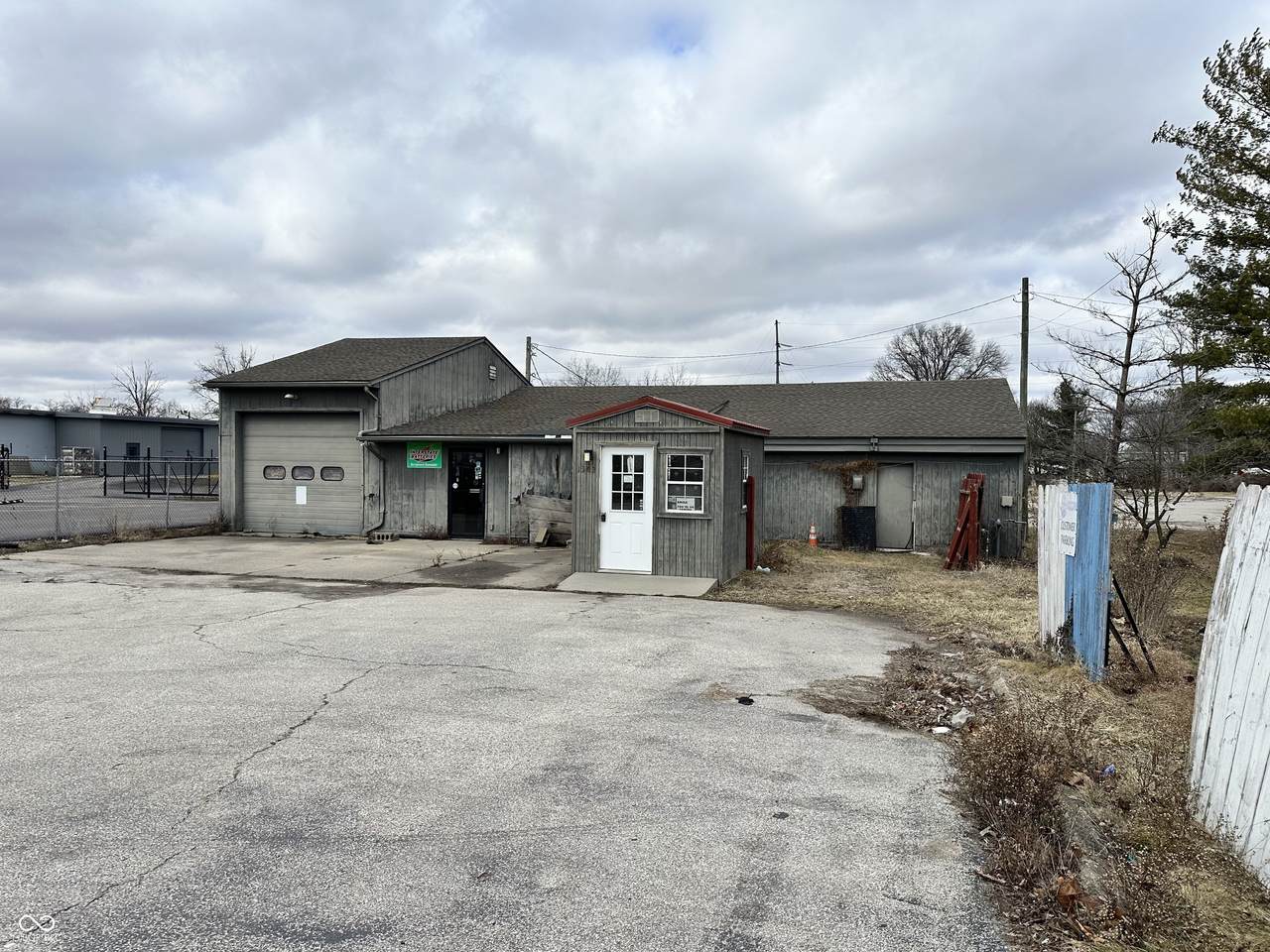 1302 Wabash Avenue - Photo 1