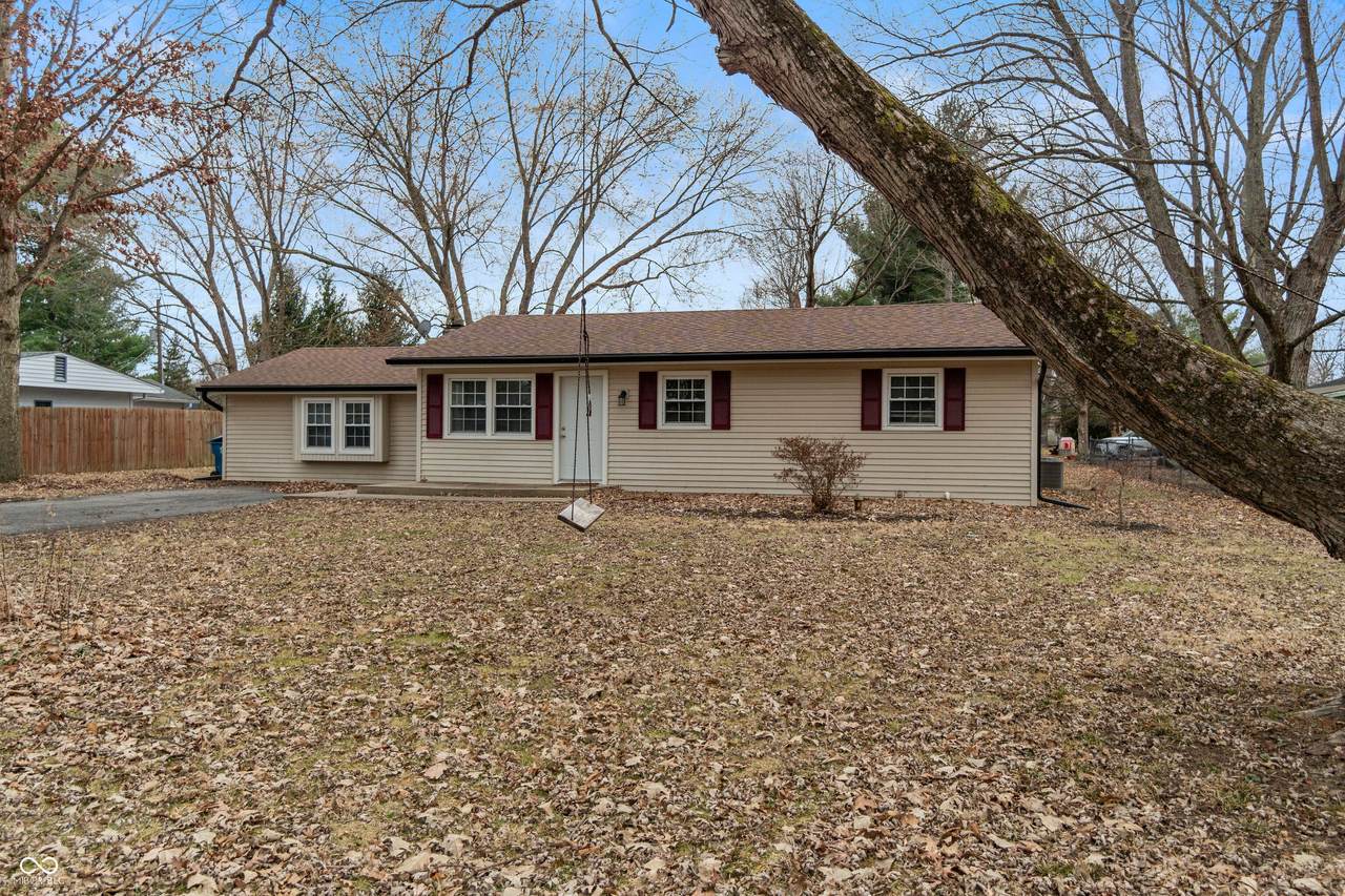 543 Woodview Drive - Photo 1