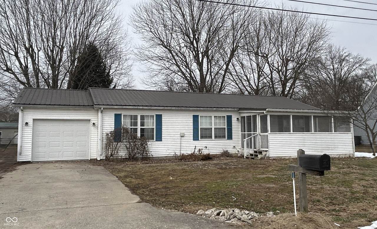 933 North Street - Photo 1