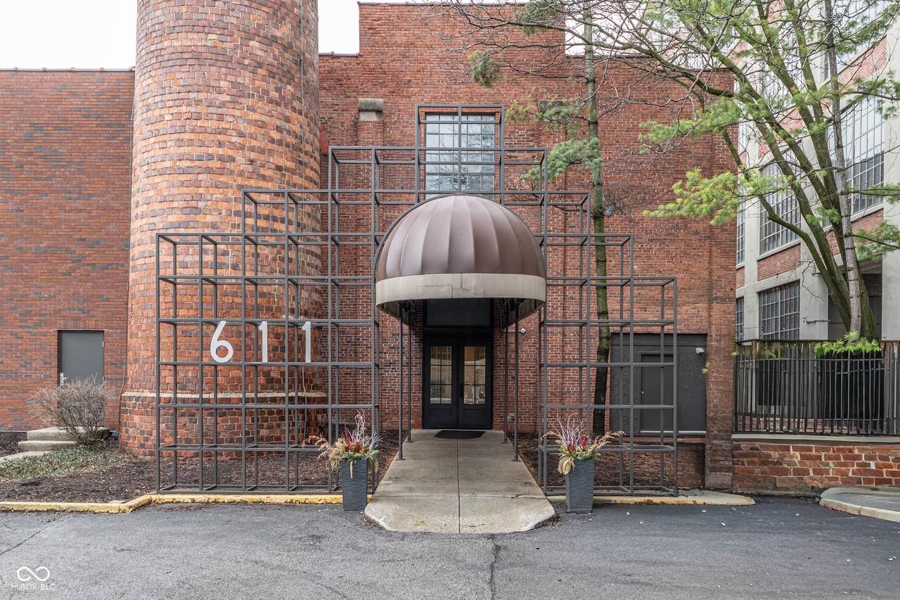 611 Park Avenue - Photo 1