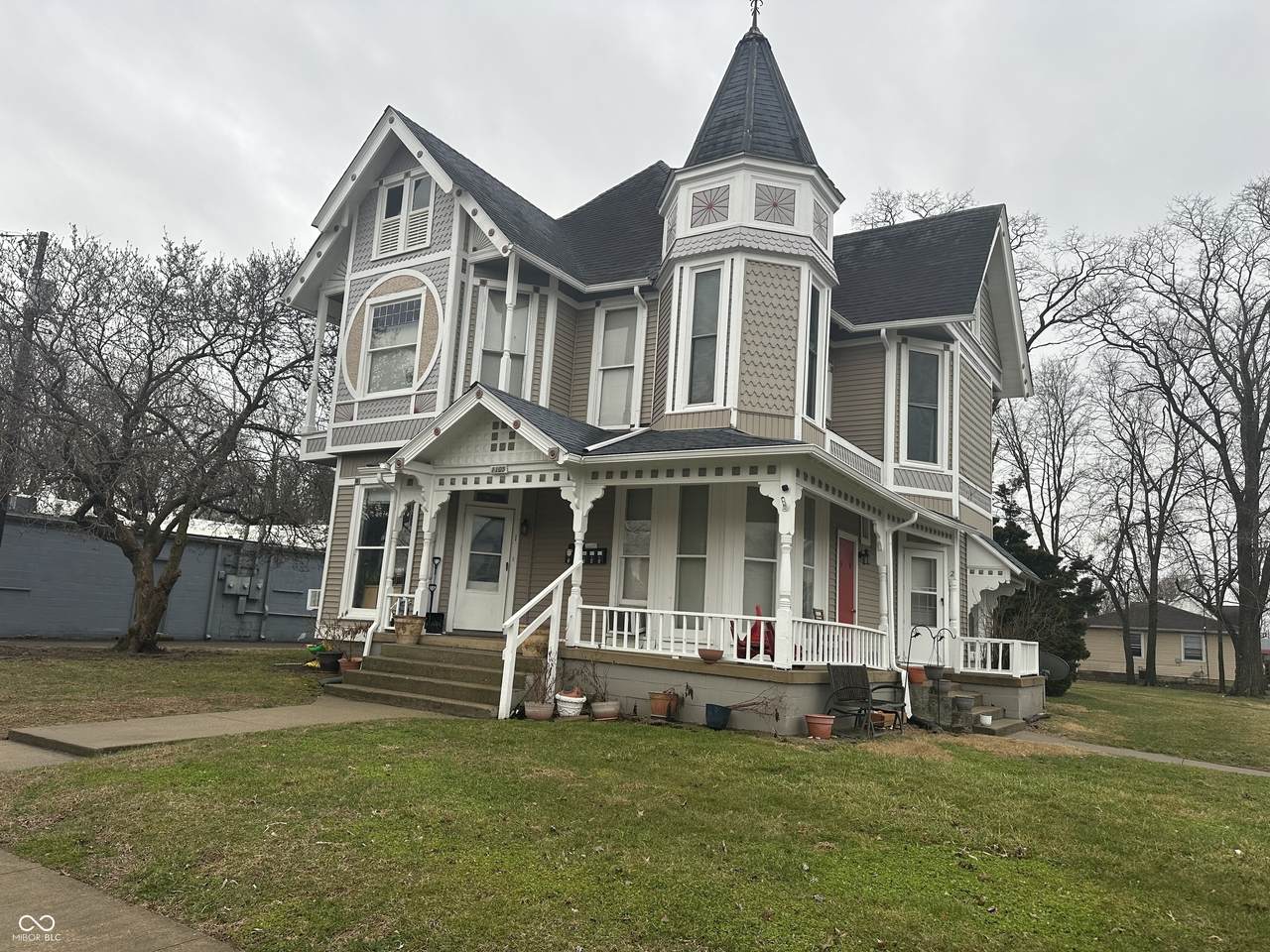 1105 17th Street - Photo 1