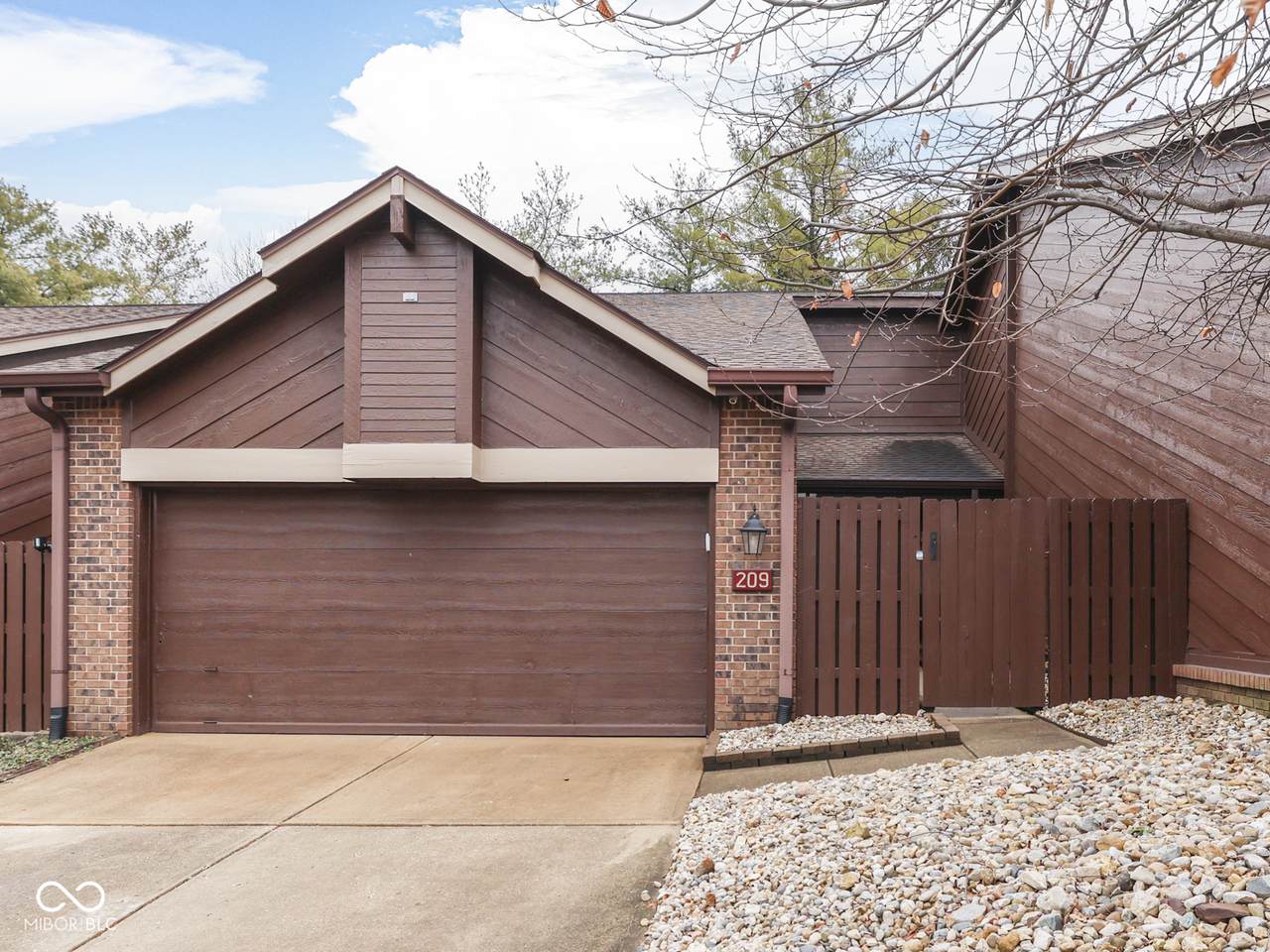 209 Brighton Court - Photo 1