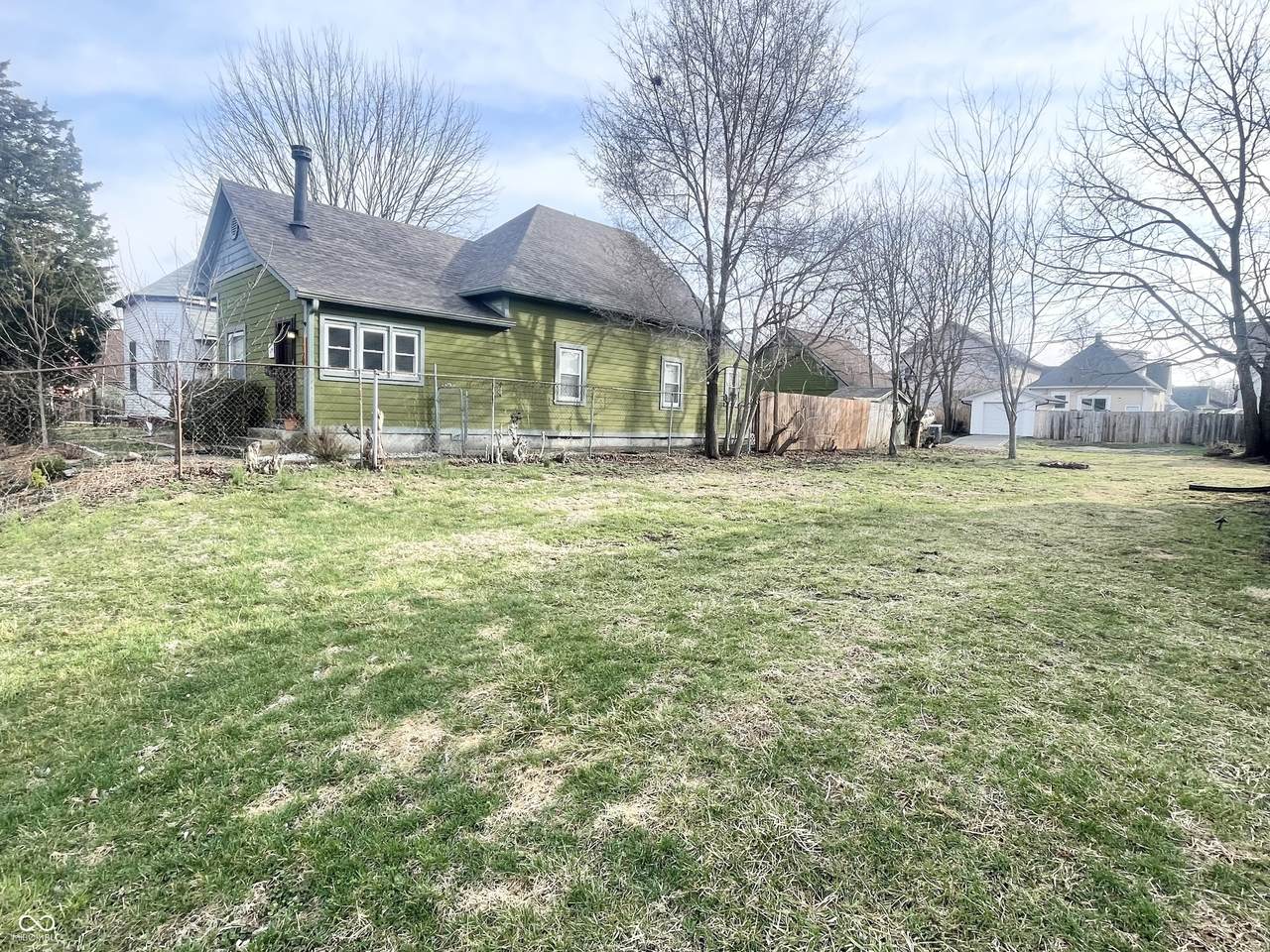 1125 Larch Street - Photo 1