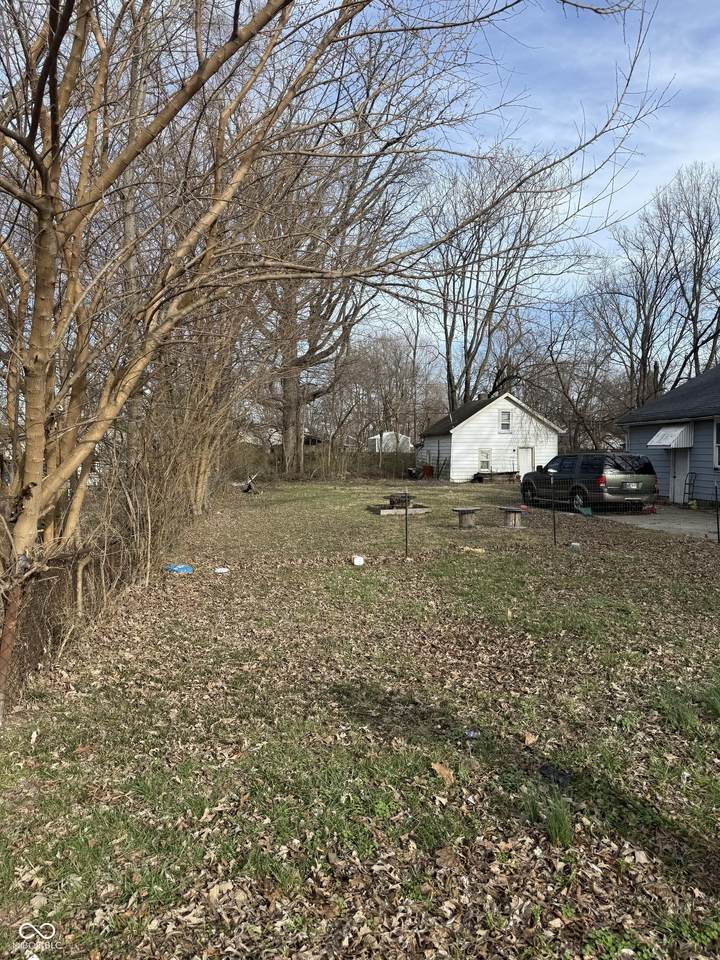 3051 Lyons Avenue - Photo 1