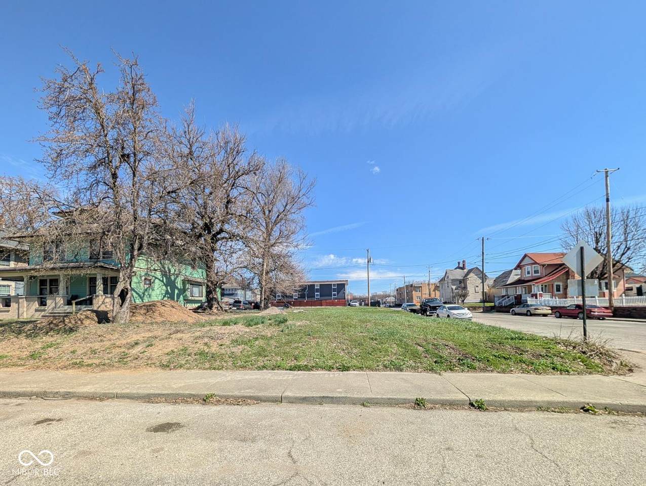 402 32nd Street - Photo 1