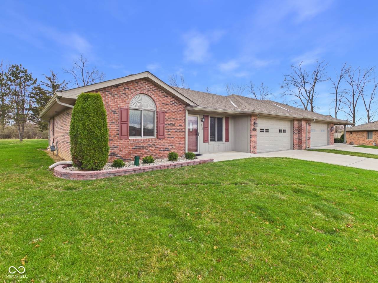 143 Devonshire Court - Photo 1
