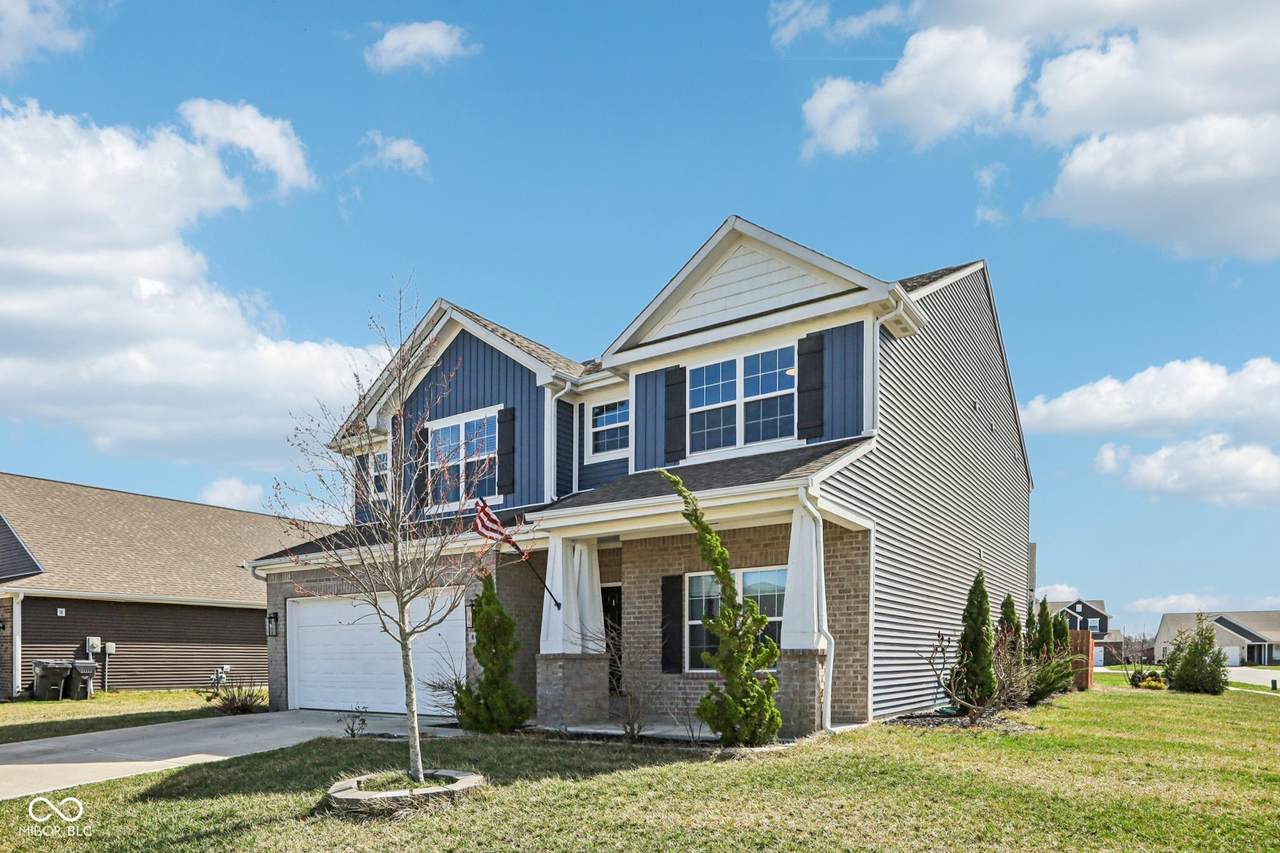 6673 Laurelwood Drive - Photo 1