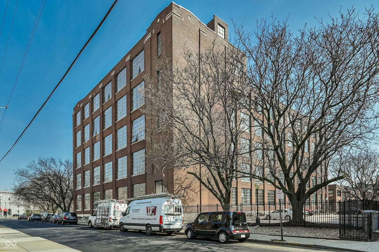 611 Park Avenue - Photo 1