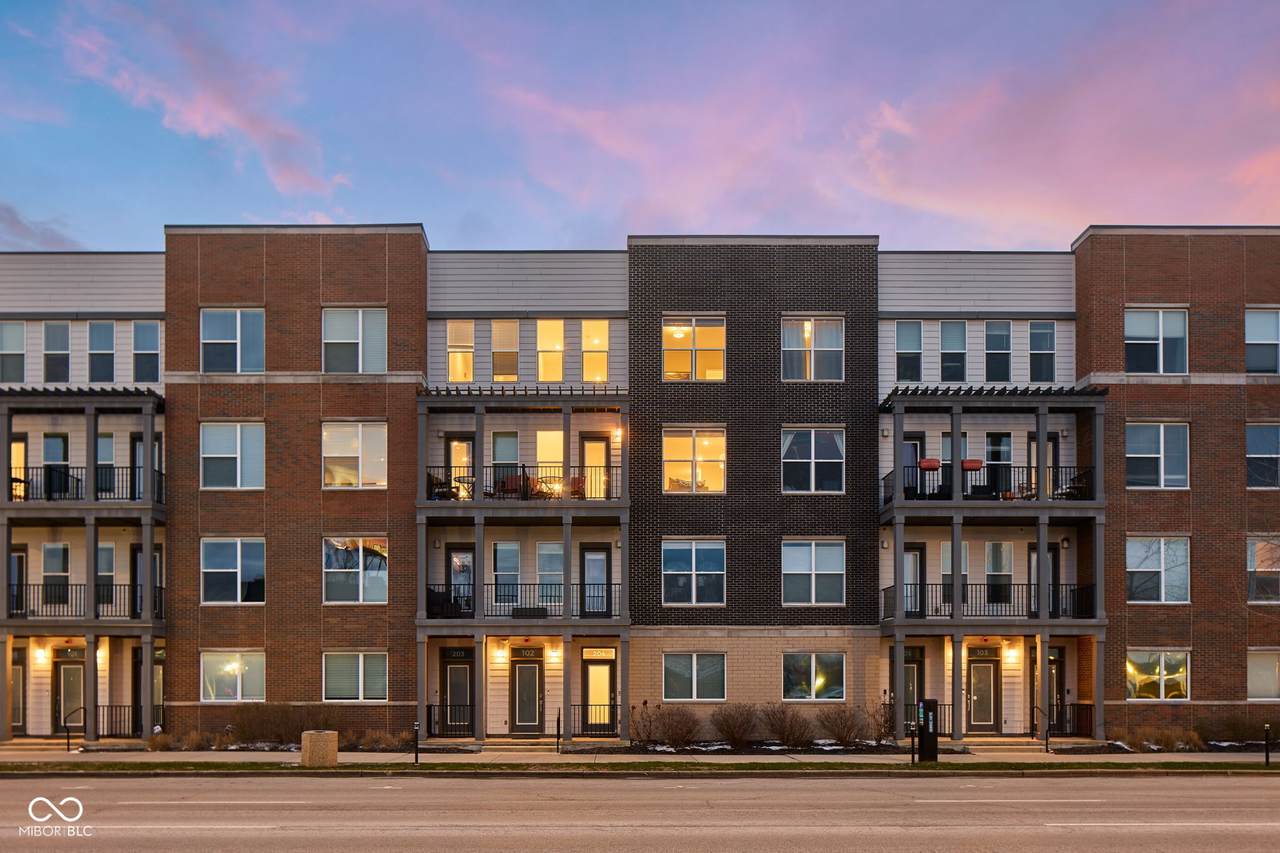 727 Illinois Street - Photo 1