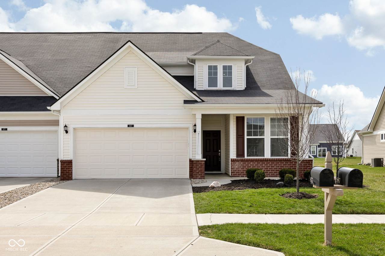 887 Tuxedo Drive - Photo 1