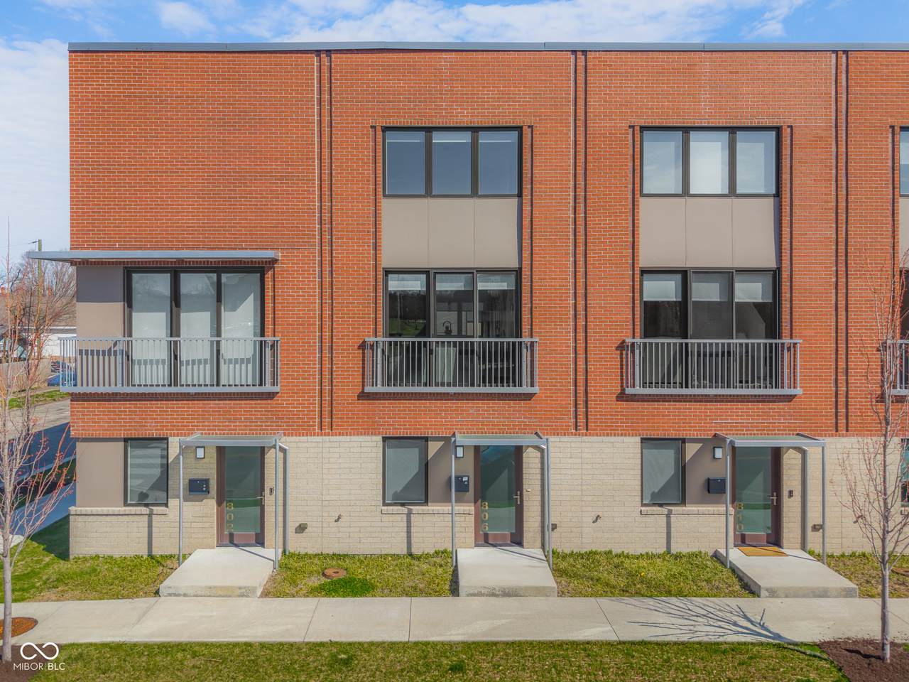 806 7th Street - Photo 1