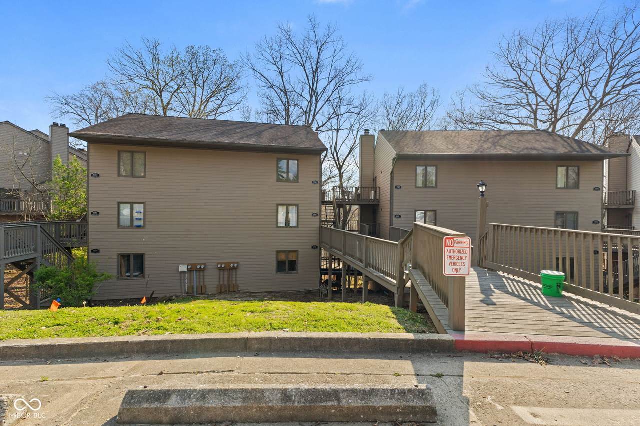 9590 Lake Ridge Drive - Photo 1